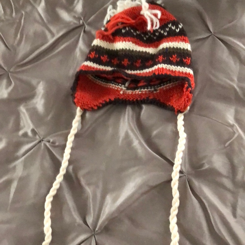 Knit hat - Picture 2 of 5